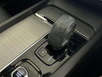 Volvo XC60 2.0h T6 Recharge 18.8kWh Core SUV 5dr Petrol Plug-in Hybrid Auto