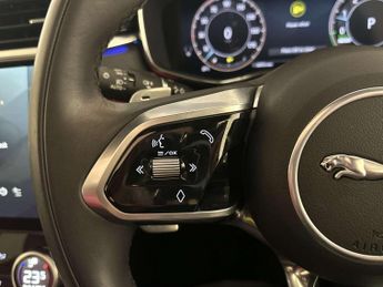 Jaguar F-PACE 2.0 P400e 19.3kWh R-Dynamic HSE Black SUV 5dr Petrol Plug-in Hyb