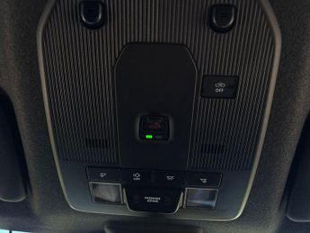 Toyota Urban Cruiser 61kWh Design SUV 5dr Electric Auto (174 ps)