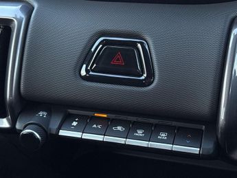 Toyota Urban Cruiser 61kWh Design SUV 5dr Electric Auto (174 ps)