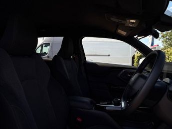 Toyota Urban Cruiser 61kWh Design SUV 5dr Electric Auto (174 ps)