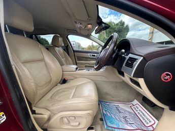 Jaguar XF 2.2d Premium Luxury Sportbrake Auto Euro 5 (s/s) 5dr