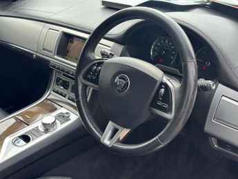 Jaguar XF 2.2d Luxury Auto Euro 5 (s/s) 4dr