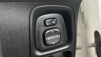 Toyota AYGO 1.0 VVT-i x-play x-shift Euro 5 5dr Euro 5