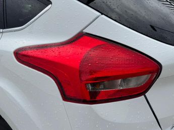 Ford Focus 1.0T EcoBoost Zetec Edition Auto Euro 6 (s/s) 5dr