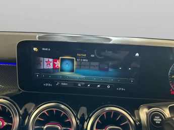 Mercedes-Benz GLB 2.0 GLB220d AMG Line (Premium) SUV 5dr Diesel 8G-DCT 4MATIC Euro