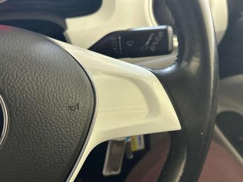 Volkswagen up! 1.0 up! beats Hatchback 5dr Petrol ASG Euro 6 (s/s) (60 ps)