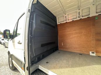 Volkswagen Crafter 2.0 TDI BlueMotion Tech CR35 L2 H3 5dr
