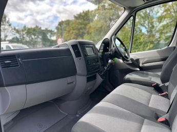 Volkswagen Crafter 2.0 TDI BlueMotion Tech CR35 L2 H3 5dr