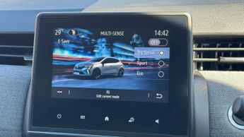 Renault Clio 1.6 E-TECH techno Hatchback 5dr Petrol Hybrid Auto Euro 6 (s/s) 