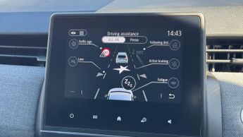 Renault Clio 1.6 E-TECH techno Hatchback 5dr Petrol Hybrid Auto Euro 6 (s/s) 