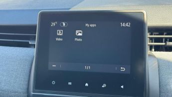 Renault Clio 1.6 E-TECH techno Hatchback 5dr Petrol Hybrid Auto Euro 6 (s/s) 
