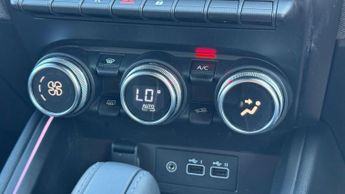 Renault Clio 1.6 E-TECH techno Hatchback 5dr Petrol Hybrid Auto Euro 6 (s/s) 