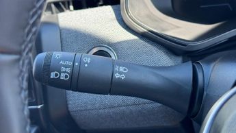 Renault Clio 1.6 E-TECH techno Hatchback 5dr Petrol Hybrid Auto Euro 6 (s/s) 