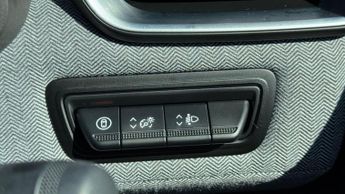 Renault Clio 1.6 E-TECH techno Hatchback 5dr Petrol Hybrid Auto Euro 6 (s/s) 