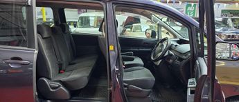 Toyota Voxy AUTO +4WD