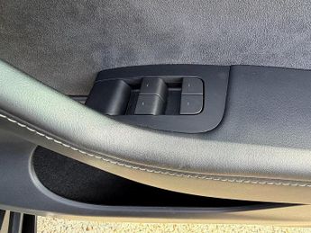 Tesla Model Y (Dual Motor) Performance SUV 5dr Electric Auto 4WDE (426 bhp)