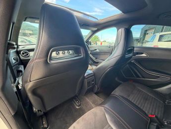 Mercedes-Benz CLA 2.1 CLA220d AMG Line Coupe 7G-DCT Euro 6 (s/s) 4dr