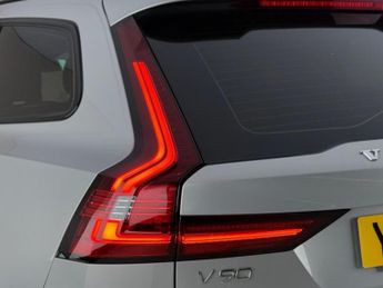 Volvo V90 2.0 B4 MHEV Plus Auto Euro 6 (s/s) 5dr