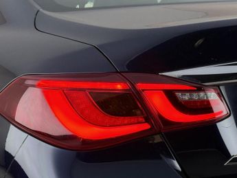 Infiniti Q70 2.2d Premium Auto Euro 6 (s/s) 4dr