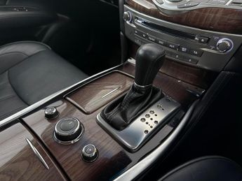 Infiniti Q70 2.2d Premium Auto Euro 6 (s/s) 4dr