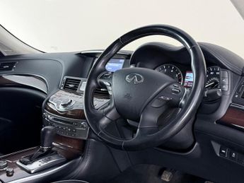 Infiniti Q70 2.2d Premium Auto Euro 6 (s/s) 4dr