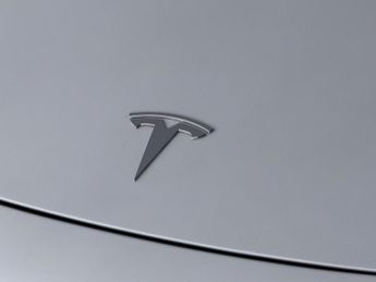 Tesla Model 3 (Dual Motor) Long Range Auto 4WDE 4dr