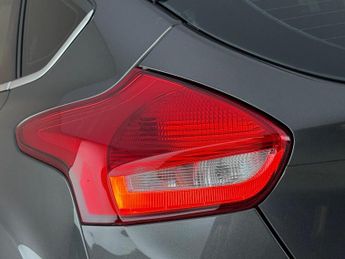 Ford Focus 1.0T EcoBoost Titanium Auto Euro 6 (s/s) 5dr