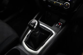 Nissan Qashqai 1.2 DIG-T N-Connecta 2WD Euro 6 (s/s) 5dr