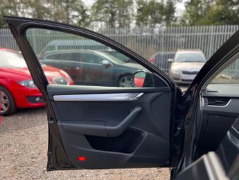 Skoda Octavia 1.6 TDI Elegance DSG Euro 5 (s/s) 5dr