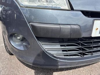 Renault Megane 1.6 16V Dynamique Euro 5 5dr