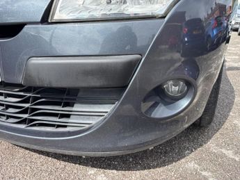 Renault Megane 1.6 16V Dynamique Euro 5 5dr
