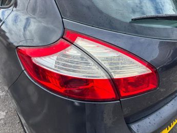 Renault Megane 1.6 16V Dynamique Euro 5 5dr