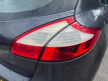 Renault Megane 1.6 16V Dynamique Euro 5 5dr