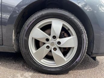 Renault Megane 1.6 16V Dynamique Euro 5 5dr