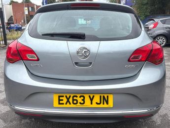 Vauxhall Astra 1.7 CDTi ecoFLEX Tech Line Euro 5 (s/s) 5dr
