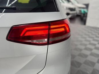 Volkswagen Passat 2.0 TSI R-Line DSG Euro 6 (s/s) 5dr