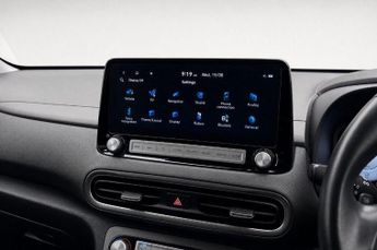 Hyundai Kona 64kWh Premium SUV 5dr Electric Auto (10.5kW Charger) (204 ps)
