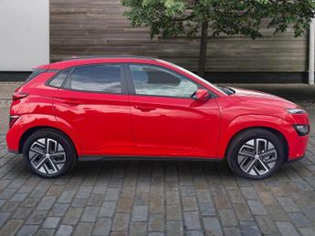 Hyundai Kona 64kWh Premium SUV 5dr Electric Auto (10.5kW Charger) (204 ps)