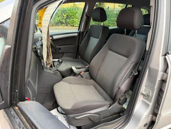 Vauxhall Zafira 1.6 16V Exclusiv MPV 5dr Petrol Manual Euro 5 (115 ps)