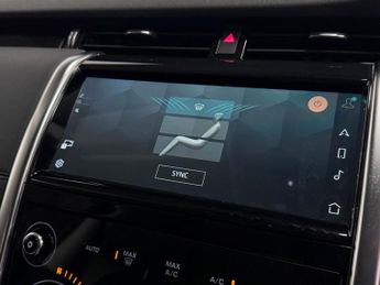 Land Rover Discovery Sport 2.0 D165 MHEV SE SUV 5dr Diesel Auto 4WD Euro 6 (s/s) (163 ps)