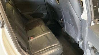 Tesla Model Y (Dual Motor) Long Range Auto 4WDE 5dr