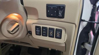 Nissan Elgrand E51 XL model 3.5 Recliners Sunroof