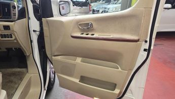 Nissan Elgrand E51 XL model 3.5 Recliners Sunroof