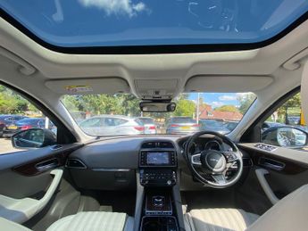 Jaguar F-PACE 2.0 P250i Portfolio Auto AWD Euro 6 (s/s) 5dr