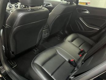 Mercedes-Benz GLA 1.6 GLA200 Sport (Premium Plus) 7G-DCT Euro 6 (s/s) 5dr