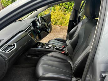 MG MG5 61.1kWh Exclusive Long Range Auto 5dr