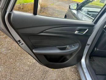 MG MG5 61.1kWh Exclusive Long Range Auto 5dr