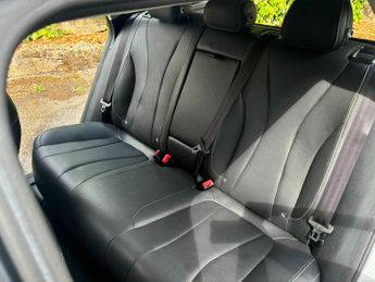 MG MG5 61.1kWh Exclusive Long Range Auto 5dr