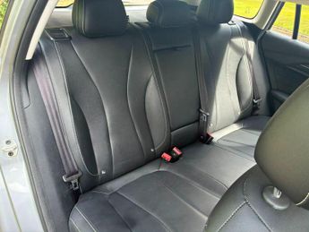 MG MG5 61.1kWh Exclusive Long Range Auto 5dr